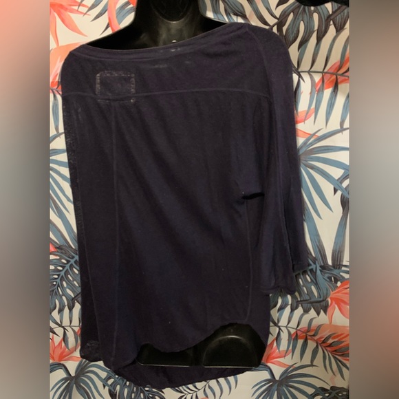 🔥5/$25 V Room Sheer Asymmetrical Top Sz L - Picture 3 of 10